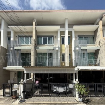จองด่วน ทาวน์โฮม 3 ชั้น ทาวน์พลัส ประชาอุทิศ - ทุ่งครุ บ้านสวย พร้อมอยู่