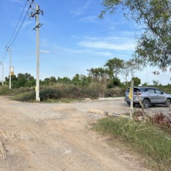 ขายที่ดินขนาด 4 ไร่ ใกล้สนามบินสุวรรณภูมิ  ตำบลคลองสวน อำเภอบางบ่อ จังหวัดสมุทรปราการ
