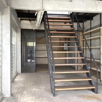ขายอาคารพาณิชย์ 3 ชั้น เมืองภูเก็ต ถนน เทพกระษัตรี  ราคาโปรโมชั่น