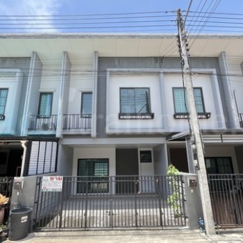 ราคาพิเศษ ทาวน์เฮ้าส์ บริทาเนีย วงแหวน - จตุโชติ ราคาถูก ไม่เคยเข้าอยู่