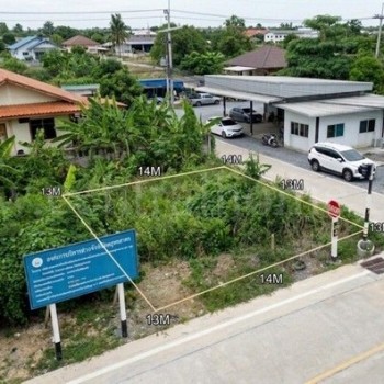 ที่ดินสภาพดีถมแล้ว ใกล้วัดท่าไม้ สมุทรสาคร ติดถนนคอนกรีต แปลงมุม 