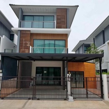ให้เช่าบ้านแฝด 3 ชั้น 46 ตรว. 4 ห้องนอน โครงการศุภาลัย เอสเซ้นส์ ลาดพร้าว 107 ใกล้เดอะมอลล์บางกะปิ