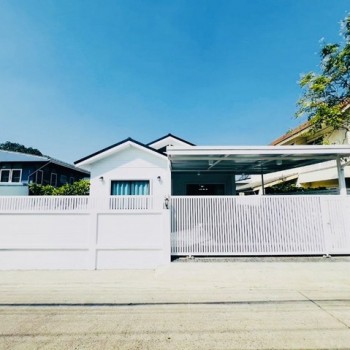 ให้เช่า บ้านเดี่ยว ซอยทุ่งเศรษฐี ขนาด 60 ตร.วา 2 ห้องนอน 3 ห้องน้ำ รีโนเวทใหม่ ใกล้มหาวิทยาลัยรามคำแ
