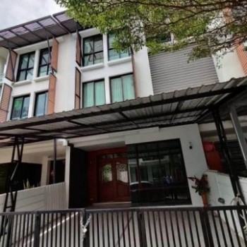 HR 10245 ให้เช่าทาวน์โฮม 3 ชั้น 200 ตรม. 3 ห้องนอน โครงการ Areeya แมนดารีน่า สุขุมวิท77 ติดถนนอ่อนนุ