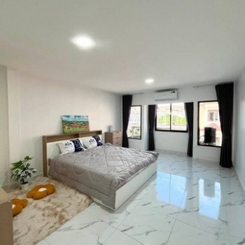 ให้เช่าทาวน์โฮม 3 ชั้น ซอย รามอินทรา 34 พร้อมเฟอร์ ใกล้ทางด่วนรามอินทรา