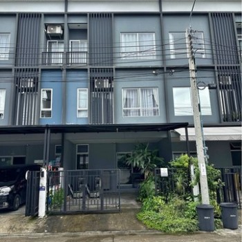 ให้เช่าทาวโฮม3ชั้น เลี้ยงสัตว์ได้ ซอยพัฒนาชนบท3 ลาดกระบัง  หมู่บ้านสัมมากร อเวนิวสุวรรณภูมิ