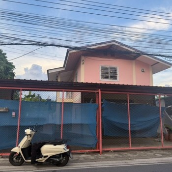 บ้านเดี่ยว 2 ชั้น สร้างเอง ทำเลดี ติดถนน ใกล้แยกบางคูวัด จ.ปทุมธานี ราคาเพียง 3 ล้านบาท