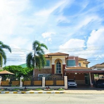ขายบ้านเดี่ยวร่มรื่น บรรยากาศเหมือนรีสอร์ท ติดถนนหลักของหมุ่บ้าน Natural Ville ร่มเกล้า 175 ตร.ว. บ้