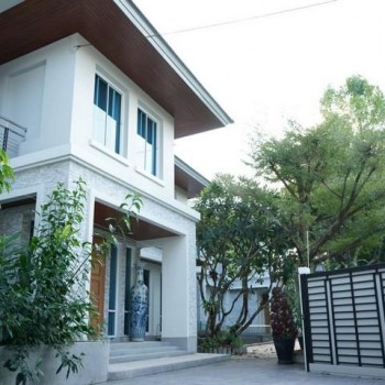 ให้เช่าบ้านเดี่ยว 2 ชั้น 226 ตร.ว. หมู่บ้านโฮมเพลส ซอยรามคำแหง 140 ใกล้ตลาดสัมมากร
