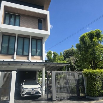 บ้านเดี่ยว 3 ชั้น 3 ห้องนอน 5 ห้องน้ำ 1 ห้องแม่บ้าน เฟอร์นิเจอร์ครบ ดิ เอวา เรสซิเดนซ์.สุขุมวิท 77