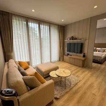 ให้เช่า คอนโด SKY Thonglor 25 ขนาด 80 ตร.ม. 2 ห้องนอน 1 ห้องน้ำ พร้อมห้องทำงาน แม่บ้าน 3 ครั้ง/สัปดา