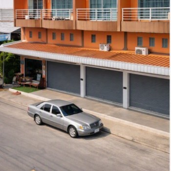 ถ.มิตรภาพ ศิรินคร อาคารพาณิชย์ 3.5 ชั้น 2 คูหา โรงแรมฮ็อป อินน์ นครราชสีมา 44 ตร.ว. 672 ตร.ม. 6 นอน 