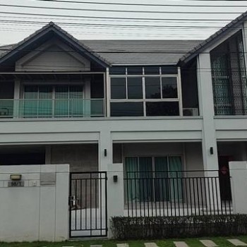 ขายหรือเช่า บ้านสุดหรูในโครงการบางกอก บูเลอวาร์ด ซิกเนเจอร์ ลาดพร้าว-เสรีไทย