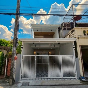 ทาวน์เฮ้าส์ 2 ชั้น ซอยเรวดี 22-รัตนาธิเบศน์ ซอย 9 ทำเลดี ติดสถานีรถไฟฟ้าศูนย์ราชการนนทบุรี
