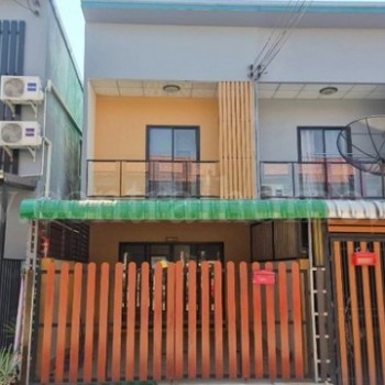ลดราคา ทาวน์โฮม ฉัตรไพลิน ลาดหลุมแก้ว รีโนเวท พร้อมอยู่ ราคาถูก