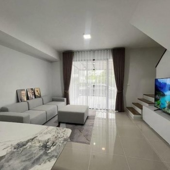 HR 10345 ให้เช่าบ้าน Pleno Sukhumvit Bangna 2 บ้านแฝด 3 ห้องนอน ใกล้ Mega Bangna เฟอร์นิเจอร์ครบ พร้