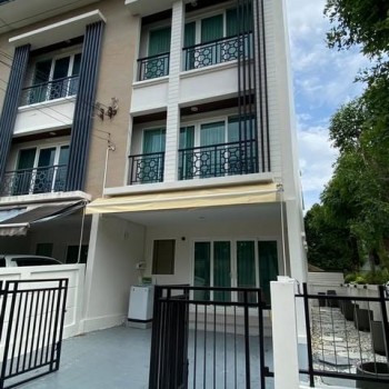 ให้เช่าทาวน์โฮม 3 ชั้น 150 ตร.ม. โครงการ บ้านกลางเมืองพระราม 9 มอเตอร์เวย์ เขตสวนหลวง