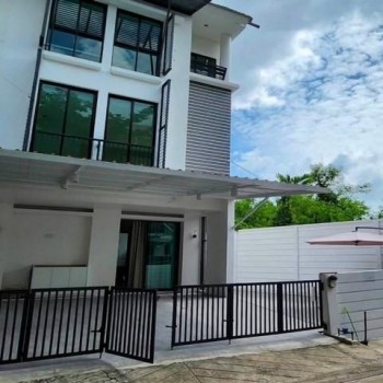 HR 10365 ให้เช่าทาวน์โฮม 3ชั้นหลังมุม มีพื้นที่ด้านข้าง 3 ห้องนอน อารียา แมนดารีน่า สุขุมวิท77 ใกล้ 