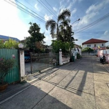 ขายที่ดินพร้อมสิ่งปลูกสร้าง เนื้อที่ 129 ตรว. ซอยสังคมสงเคราะห์ 24 ลาดพร้าว 71 เลียบด่วน