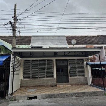 ให้เช่าทาวน์เฮาส์ 2 ชั้น Renovated ใหม่ 200 ตรม. ซอยพหลโยธิน 69-1 ใกล้ BTS สายหยุด เพียง 150 เมตร