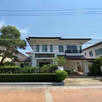 HR 10369 ให้เช่าบ้านเดี่ยว 2 ชั้น แปลงสวยหน้าสวน 4 ห้องนอน The Centro สุขุมวิท113 ใกล้รถไฟฟ้า BTS แบ