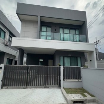 บ้าน โครงการเซนโทร บางนา Centro Bangna ใกล้เมกะบางนา 1 ตร.วา จำนวนชั้น 2