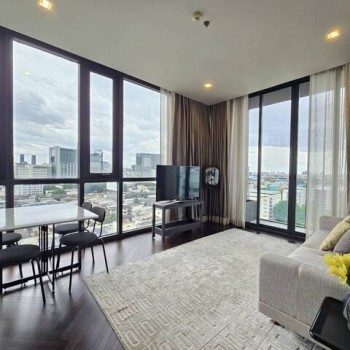 2 BR for Rent In Prime Location at The Monument Sanampao Near BTS