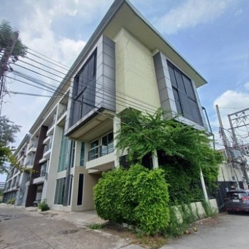 ให้เช่าโฮมออฟฟิต4ชั้นห้องมุม 600 ตร.ม.ย่านรามอินทราใกล้แฟชั่นไอแลนส์,MRTวงแหวนรามอินทรา สามารถจดทะเบ