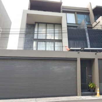 โฮมออฟฟิศสไตล์โมเดิร์น 4 ชั้น   3 ห้องนอน · 4 ห้องน้ำ โครงการ Atria อินทามระ 17