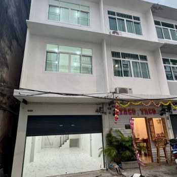 T26-910 ให้เช่า ทาวน์เฮ้าส์ อาคาร 4 ชั้นพร้อมดาดฟ้า ซอยสาทร 11 แยก 3 รีโนเวทใหม่ทั้งหลัง ห้องนอน 1 ห