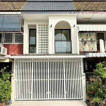 ขายทาวน์เฮาส์ 2 ชั้น ซอยเสนานิคม1 ซอย 35 รีโนเวทใหม่ พร้อมเข้าอยู่ ใกล้เกษตรนวมินทร์ โชคชัย 4
