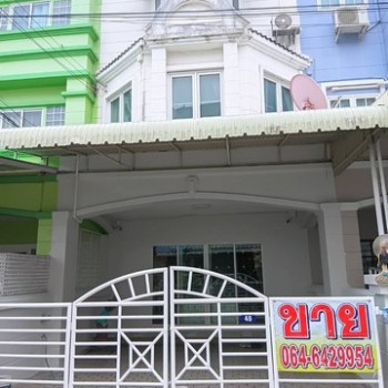 ขายทาวน์โฮม 3 ชั้นหมู่บ้านภูมิพัฒน์วิลล่า หลังเดอะมอลล์งามวงศ์วาน อำเภอเมือง จังหวัดนนทบุรี