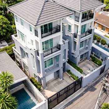 260906nowsae ให้เช่า ทาวน์เฮ้าส์ รร.นานาชาติเอกมัย บ้าน 3.5 ชั้น AirBnB ทองหล่อ BTS เอกมัย 1.27 กม. 