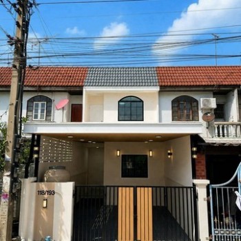 ขายทาวน์เฮาส์ 2ชั้น หมู่บ้านบัวทอง 2 พื้นที่ 20 ตรว. ติดสถานีรถไฟฟ้า-MRTสถานีคลองบางไผ่