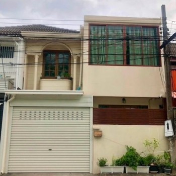 BH4322 ขายและให้เช่าทาวน์เฮ้าส์ 2 ชั้น หมู่บ้านอยู่เจริญ ซอยรัชดา 18 ห้วยขวาง