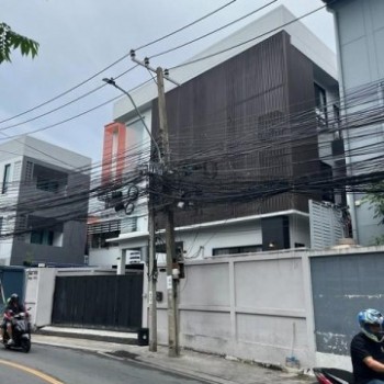 HR 10430 ให้เช่าด่วน บ้านเดี่ยว ซอย20มิถุนา ถนนสุทธิสารวินิจฉัย ห้วยขวาง เดินทางสะดวก เหมาะทำธุรกิจ