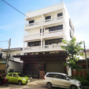 ให้เช่าอาคารสำนักงาน 4.5 ชั้น Stand Alone 675 ตรม. ซอยอ่อนนุช 70/1 มีลิฟต์ขนสินค้า ใกล้พัฒนาการ และ 