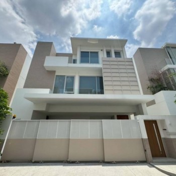 HS 2037 ขายบ้านเดี่ยว 3 ชั้น  Noble Terra พระราม9 เอกมัย เลียบด่วนเอกมัยรามอินทรา บ้านสร้างใหม่ พร้อ