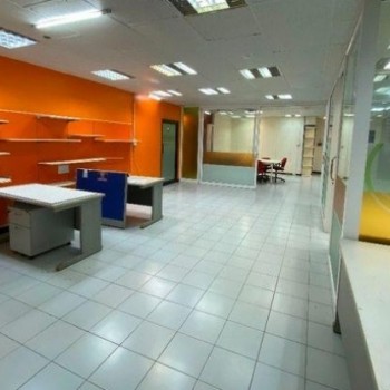 ขายออฟฟิศ บางนา country complex ขนาดพื้นที่ 178.89 ตร.ม. มีเฟอนิเจอร์ให้บางส่วน