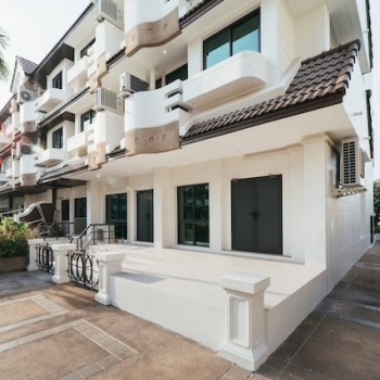 BH4335 ให้เช่าทาวน์โฮมหรู 5 ห้องนอน สุขุมวิท 63 ใกล้เอกมัย ทองหล่อ เดินถึง BTS พระโขนง
