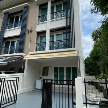 ให้เช่า ขาย ทาวน์โฮม 3 ชั้น โครงการ บ้านกลางเมืองพระราม 9 มอเตอร์เวย์ Baan Klang Mueng Rama 9 Motor 