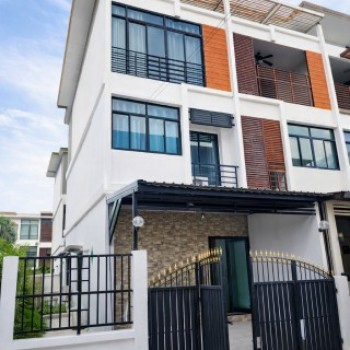 กัลปพฤกษ์ สาทร เช่าทาวน์โฮม 3 ชั้นหลังมุม 3 นอน ตลาดสำเพ็ง2 3 น้ำ MRT หลักสอง 1 กม.  ใกล้ เดอะมอลล์ 