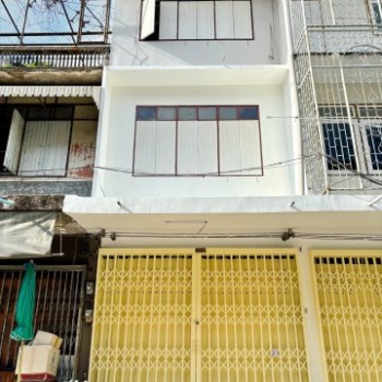 คลองถม เยาวราช บำรุงเมือง อาคารพาณิชย์ 3 ชั้น 4 นอน 2 น้ำ ใกล้รพ.ธนบุรีบำรุงเมือง 450 ม.คลองถม พื้นท