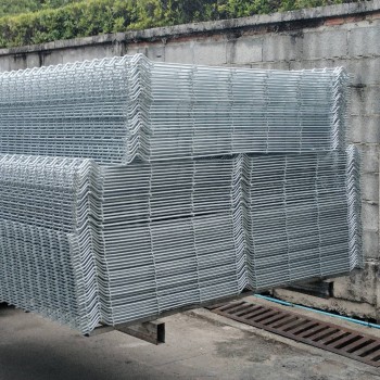รั้วไวร์เมชชุบกัลวาไนซ์