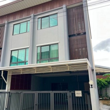 ให้เช่าทาวน์โฮม 3 ชั้น หลังมุม โครงการ สิริเฮ้าท์ รัชดา 18 SIRIHOUSE ใจกลางรัชดา-ลาดพร้าว