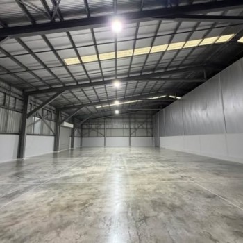 ให้เช่าโกดัง/โรงงาน พื้นที่ใช้สอย 800 ตร.ม. (มี 2 หลัง)