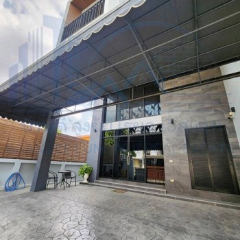 ให้เช่าโฮมออฟฟิศ 3 ชั้นครึ่ง หลังมุม 300 ตรม. 4 ห้องนอน โครงการ Diamond Ville ลาดพร้าว–วังหิน ซอย 4 