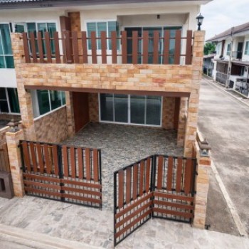 รีสอร์ท ศรีราชา เปิดซิง บ้านพร้อมอยู่ 2-3นอน 2น้ำ สวนสัตว์เสือศรีราชา 930 ม.20 ตร.ว. 160 ตร.ม เจปาร์