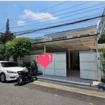 ให้เช่าบ้านเดี่ยว 2 ชั้น 77.3 ตรว. 3 ห้องนอน หมู่บ้านอยู่เจริญ 542 ประชาราษฏร์บำเพ็ญ 24 ใกล้ MRT ห้ว