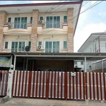 ให้เช่าทาวน์โฮม 3 ชั้นหลังริม 4 ห้องนอน ลาดพร้าว 101 ใกล้ MRT ลาดพร้าว 101